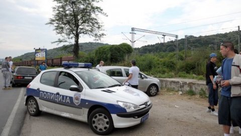 СТРАВИЧНА НЕСРЕЋА У ЧАЧКУ: Дечака (12) ударила струја на железничкој станици СТРАВИЧНА НЕСРЕЋА У ЧАЧКУ: Дечака (12) ударила струја на железничкој станици