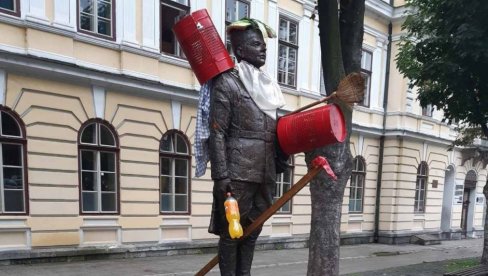 SKANDAL U UŽICU: Vandali uništili spomenik vojnika - dečaka iz Velikog Rata SKANDAL U UŽICU: Vandali uništili spomenik vojnika - dečaka iz Velikog Rata