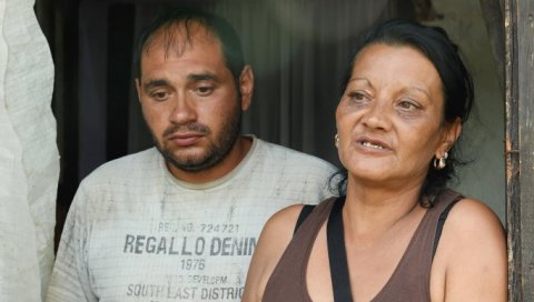 ОКРЕНУО САМ СЕ, НИЈЕ ИХ БИЛО: Неутешни мајка и очух Драгише и Данијела који су се у недељу утопили у језеру Очага код Лазаревца ОКРЕНУО САМ СЕ, НИЈЕ ИХ БИЛО: Неутешни мајка и очух Драгише и Данијела који су се у недељу утопили у језеру Очага код Лазаревца
