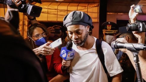 ČUVENI BRAZILAC POSLAO JAKU PORUKU ČITAVOJ SRBIJI Ronaldinjo je vlasnik najpoznatijeg fudbalskog snimka u istoriji (VIDEO) ČUVENI BRAZILAC POSLAO JAKU PORUKU ČITAVOJ SRBIJI Ronaldinjo je vlasnik najpoznatijeg fudbalskog snimka u istoriji (VIDEO)