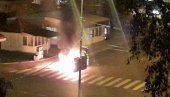 POGLEDAJTE: Auto buktinja u Nišu, vozač jedva izvukao živu glavu (VIDEO) POGLEDAJTE: Auto buktinja u Nišu, vozač jedva izvukao živu glavu (VIDEO)