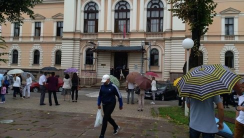 MEĐUNARODNI PESNIČKI SUSRETI U KRAGUJEVCU: Miting poezije na Đačkom trgu