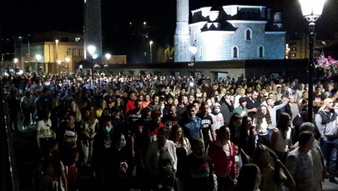 НАСТАВЉЕНА РЕПРЕСИЈА У ПЉЕВЉИМА: Народ привођен због одбране светиња НАСТАВЉЕНА РЕПРЕСИЈА У ПЉЕВЉИМА: Народ привођен због одбране светиња