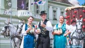 ČILAŠI I FIJAKERI PODSETILI NA DANE PIVA: Duh tradicije u Zrenjaninu (FOTO) ČILAŠI I FIJAKERI PODSETILI NA DANE PIVA: Duh tradicije u Zrenjaninu (FOTO)