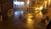 ОЛУЈА ФРАНСИС ДОНЕЛА ВЕЛИКЕ ПРОБЛЕМЕ: Градови јужне Енглеске личе на Венецију (ВИДЕО) ОЛУЈА ФРАНСИС ДОНЕЛА ВЕЛИКЕ ПРОБЛЕМЕ: Градови јужне Енглеске личе на Венецију (ВИДЕО)