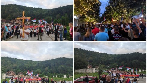 БЈЕЛОПОЉЦИ НЕ ОДУСТАЈУ ОД ОДБРАНЕ СВЕТИЊА: Литија до дома Мирослављевог јеванђеља - Воља народа јача од пендрека БЈЕЛОПОЉЦИ НЕ ОДУСТАЈУ ОД ОДБРАНЕ СВЕТИЊА: Литија до дома Мирослављевог јеванђеља - Воља народа јача од пендрека
