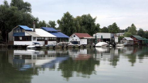 ŠOK OTKRIĆE NA SAVSKOM ŠETALIŠTU: Evo šta je pronađeno tokom uklanjanja poslednjih nelegalnih splavova ŠOK OTKRIĆE NA SAVSKOM ŠETALIŠTU: Evo šta je pronađeno tokom uklanjanja poslednjih nelegalnih splavova