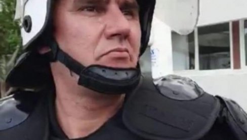 Sećate se policajca koji je ostao bez posla jer je otkazao poslušnost Milu: Evo šta se sa njim sada dešava Sećate se policajca koji je ostao bez posla jer je otkazao poslušnost Milu: Evo šta se sa njim sada dešava