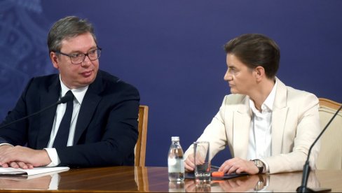 VUČIĆ I BRNABIĆ U ČETVRTAK U BANJALUCI: Predsedniku Srbije će biti uručen ključ grada VUČIĆ I BRNABIĆ U ČETVRTAK U BANJALUCI: Predsedniku Srbije će biti uručen ključ grada