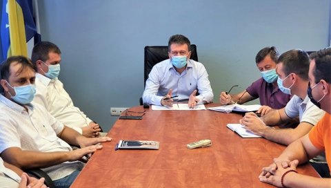СВЕ СПРЕМНО ЗА ПОЧЕТАК ШКОЛСКЕ ГОДИНЕ У УГЉЕВИКУ: Школе чекају ђаке СВЕ СПРЕМНО ЗА ПОЧЕТАК ШКОЛСКЕ ГОДИНЕ У УГЉЕВИКУ: Школе чекају ђаке