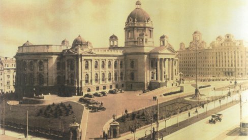 ПОГЛЕД НА СКУПШТИНУ И ОКОЛИНУ: Старе фотографије сведоче шта се некада налазило на овом месту ПОГЛЕД НА СКУПШТИНУ И ОКОЛИНУ: Старе фотографије сведоче шта се некада налазило на овом месту