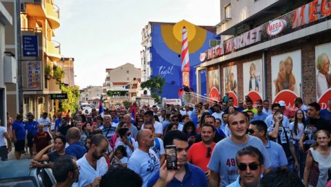 ХИЉАДЕ БУДВАНА ПОЗДРАВИЛО ЦАРЕВИЋА И КОАЛИЦИЈУ “ЗА БУДУЋНОСТ БУДВЕ” (ФОТО/ВИДЕО) ХИЉАДЕ БУДВАНА ПОЗДРАВИЛО ЦАРЕВИЋА И КОАЛИЦИЈУ “ЗА БУДУЋНОСТ БУДВЕ” (ФОТО/ВИДЕО)