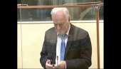 РАТКУ МЛАДИЋУ ПОЗЛИЛО У ХАГУ: Борба генерала иза хашких зидина (ВИДЕО) РАТКУ МЛАДИЋУ ПОЗЛИЛО У ХАГУ: Борба генерала иза хашких зидина (ВИДЕО)