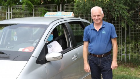 ЖЕНА СЕ САМА ПОРОДИЛА У ТАКСИЈУ! Жељко ће овај дан памтити до краја живота - Чим је села, видео је да ће бити свашта! ЖЕНА СЕ САМА ПОРОДИЛА У ТАКСИЈУ! Жељко ће овај дан памтити до краја живота - Чим је села, видео је да ће бити свашта!
