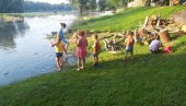 DUNAV KAO MORE: Druženje Somboraca u vikend naselju kod Apatina (FOTO) DUNAV KAO MORE: Druženje Somboraca u vikend naselju kod Apatina (FOTO)