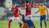 ЧОВЕК-ТРОФЕЈ: Овако игра мајстор фудбала ког је Партизан вратио у своје јато (ВИДЕО) ЧОВЕК-ТРОФЕЈ: Овако игра мајстор фудбала ког је Партизан вратио у своје јато (ВИДЕО)