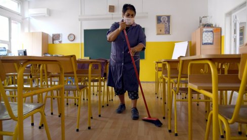 POČETAK ŠKOLE BEZ ODLAGANJA: Poštuju se preporuke epidemiologa, ali nastava kreće 1. septembra POČETAK ŠKOLE BEZ ODLAGANJA: Poštuju se preporuke epidemiologa, ali nastava kreće 1. septembra