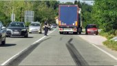 ПАТРОЛА НОВОСТИ НА ПУТУ ЗА ЦРНУ ГОРУ: Нема гужви и задржавања (ФОТО) ПАТРОЛА НОВОСТИ НА ПУТУ ЗА ЦРНУ ГОРУ: Нема гужви и задржавања (ФОТО)