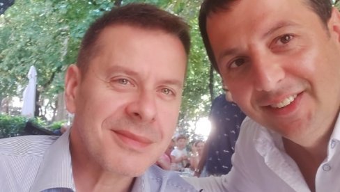 ЈАДНА ЈЕ ДРЖАВА КОЈА СЕ БОЈИ УМЕТНИКА: Владо Георгијев у Требињу са Небојшом Вукановићем ЈАДНА ЈЕ ДРЖАВА КОЈА СЕ БОЈИ УМЕТНИКА: Владо Георгијев у Требињу са Небојшом Вукановићем