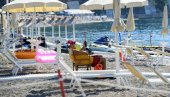 UTOPIO SE SRBIN (30) U BUDVI: Ogromni talasi ga povukli u smrt - Očevici izvukli telo