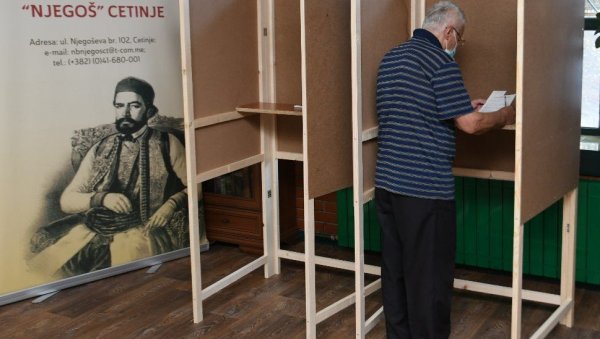 НЕЋЕ НАМ МАФИЈА И СТРАНЕ АМБАСАДЕ БИРАТИ ПРЕДСЕДНИКА: Јован Вучуровић - Андрија Мандић је народни кандидат НЕЋЕ НАМ МАФИЈА И СТРАНЕ АМБАСАДЕ БИРАТИ ПРЕДСЕДНИКА: Јован Вучуровић - Андрија Мандић је народни кандидат