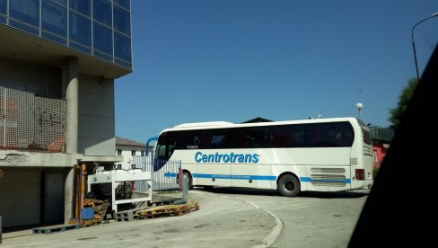 FANTOMSKI BIRAČI IZ SARAJEVA POMAŽU MILU: Autobusi dovoze glasače iz BiH, puna vozila stižu u grad (FOTO) FANTOMSKI BIRAČI IZ SARAJEVA POMAŽU MILU: Autobusi dovoze glasače iz BiH, puna vozila stižu u grad (FOTO)