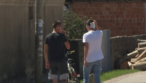 ИЗУДАРАЛИ НАС ИЗ ЧИСТА МИРА: Илија Славић (19) из Бабиног Моста на КиМ, за Новости, о дивљачком нападу групе Албанаца ИЗУДАРАЛИ НАС ИЗ ЧИСТА МИРА: Илија Славић (19) из Бабиног Моста на КиМ, за Новости, о дивљачком нападу групе Албанаца
