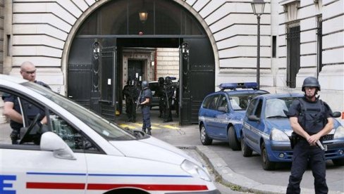 FRANCUSKI OFICIR RUSKA KRTICA: Vojni starešina koji je radio u štabu NATO u Italiji odavao tajne FRANCUSKI OFICIR RUSKA KRTICA: Vojni starešina koji je radio u štabu NATO u Italiji odavao tajne
