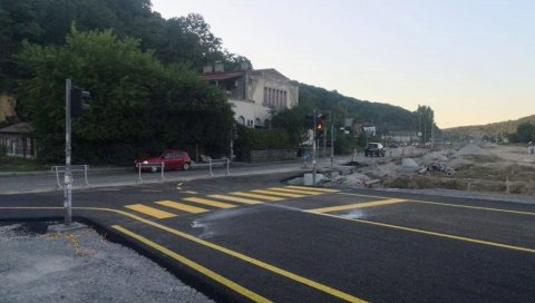 РАСКРСНИЦА ПОНОВО ПРОХОДНА: Готови радови у зони Булевара патријарха Павла РАСКРСНИЦА ПОНОВО ПРОХОДНА: Готови радови у зони Булевара патријарха Павла