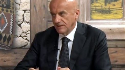 ТУЧА У ДАКИНОМ ШТАБУ: Раскол пред изборе у редовима бизнисмена, људи схватили о коме се ради ТУЧА У ДАКИНОМ ШТАБУ: Раскол пред изборе у редовима бизнисмена, људи схватили о коме се ради
