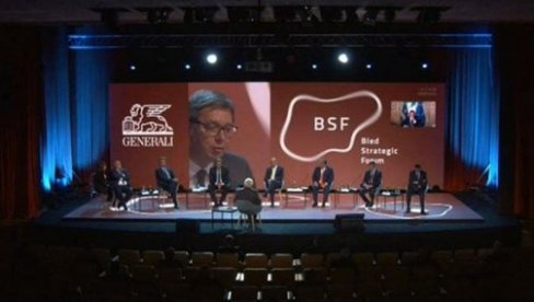 ВУЧИЋ ПОРУЧИО СА ФОРУМА НА БЛЕДУ: Србија на европском путу, али очекујемо више поштовања (ВИДЕО) ВУЧИЋ ПОРУЧИО СА ФОРУМА НА БЛЕДУ: Србија на европском путу, али очекујемо више поштовања (ВИДЕО)