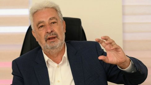КРИВОКАПИЋ О КОСОВУ И ВУЧИЋУ: Он води јасну политику, прихватамо све што Србија уради мудро КРИВОКАПИЋ О КОСОВУ И ВУЧИЋУ: Он води јасну политику, прихватамо све што Србија уради мудро