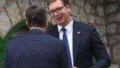 ВУЧИЋ СА БЛЕДА: Ангела Меркел ме је охрабрила пред пут у Вашингтон и Брисел (ВИДЕО) ВУЧИЋ СА БЛЕДА: Ангела Меркел ме је охрабрила пред пут у Вашингтон и Брисел (ВИДЕО)