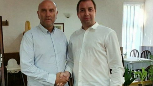 ЦАРЕВИЋ ЗАХВАЛИО СЕЛАКУ НА ПОДРШЦИ: За будућност Црне Горе, за будућност Српске! (ФОТО) ЦАРЕВИЋ ЗАХВАЛИО СЕЛАКУ НА ПОДРШЦИ: За будућност Црне Горе, за будућност Српске! (ФОТО)