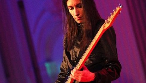 КАО ДА САМ ПРВИ ПУТ СТАЛА НА БИНУ: Маја Цветковић, за Новости, после концерта И-плеја у земунском Фесту КАО ДА САМ ПРВИ ПУТ СТАЛА НА БИНУ: Маја Цветковић, за Новости, после концерта И-плеја у земунском Фесту