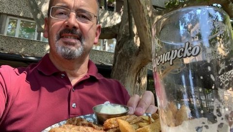 НАВИКЕ АМБАСАДОРА АМЕРИКЕ: Прво Kаленић па онда пиво НАВИКЕ АМБАСАДОРА АМЕРИКЕ: Прво Kаленић па онда пиво