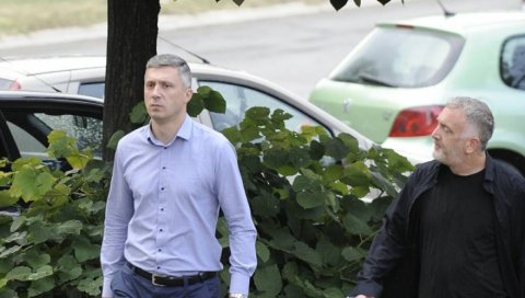 ПОДНЕТ ОПТУЖНИ ПРЕДЛОГ ПРОТИВ ОБРАДОВИЋА: Лидер Двери на суду због напада на Ристичевића и Лончара ПОДНЕТ ОПТУЖНИ ПРЕДЛОГ ПРОТИВ ОБРАДОВИЋА: Лидер Двери на суду због напада на Ристичевића и Лончара
