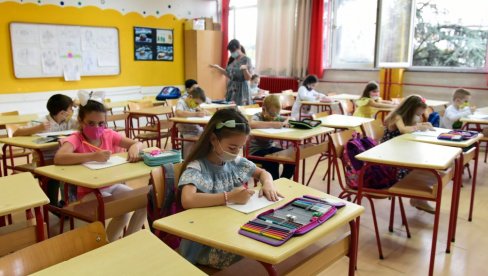 НАЈВИШЕ ПРВАКА ОД 2018. ГОДИНЕ: У клупама 16.919 малих ђака НАЈВИШЕ ПРВАКА ОД 2018. ГОДИНЕ: У клупама 16.919 малих ђака