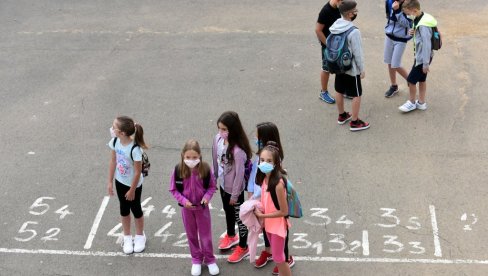 ŠKOLSKA GODINA U CG: U klupe se vratilo više od 52.000 đaka ŠKOLSKA GODINA U CG: U klupe se vratilo više od 52.000 đaka