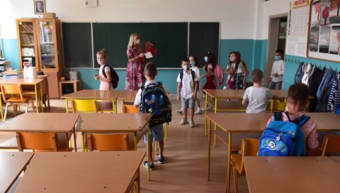 РАНЧЕВИ НА ПОКЛОН: Општина Раковица обрадовала ђаке прваке РАНЧЕВИ НА ПОКЛОН: Општина Раковица обрадовала ђаке прваке