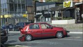 SAOBRAĆAJ U KOLAPSU U OVOM DELU BEOGRADA: Sudarila se dva automobila (FOTO) SAOBRAĆAJ U KOLAPSU U OVOM DELU BEOGRADA: Sudarila se dva automobila (FOTO)