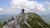 СРБИЈА ИМА СВОЈЕ АЛПЕ: Велики крш крај Бора привлачи мноштво посетилаца (ФОТО) СРБИЈА ИМА СВОЈЕ АЛПЕ: Велики крш крај Бора привлачи мноштво посетилаца (ФОТО)