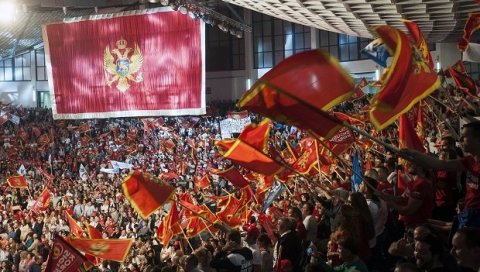 ЈЕЗИВЕ ПРЕТЊЕ СРБИМА НАКОН ПОРАЗА ДПС-а: Или ми, или они, као што су то урадили Хрвати (ФОТО) ЈЕЗИВЕ ПРЕТЊЕ СРБИМА НАКОН ПОРАЗА ДПС-а: Или ми, или они, као што су то урадили Хрвати (ФОТО)