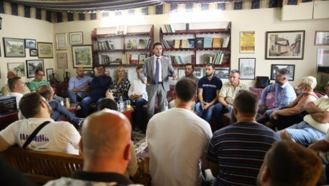 ЛИДЕР КОАЛИЦИЈЕ ЦРНО НА БИЈЕЛО У ПЉЕВЉИМА: Абазовић - Сада је главни задатак свих партија нове власти да сачувамо мир ЛИДЕР КОАЛИЦИЈЕ ЦРНО НА БИЈЕЛО У ПЉЕВЉИМА: Абазовић - Сада је главни задатак свих партија нове власти да сачувамо мир