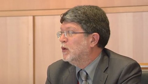 ПИЦУЛА ОДБИО ДА КАЖЕ ДА СЕ У ЈЕСЕНОВЦУ ДОГОДИО ГЕНОЦИД: Побегао од новинарке Информера због овог питања (ВИДЕО)