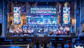 NAKON ŠEST MESECI PAUZE: Koncert Zrenjaninske filharmonije na fudbalskom terenu u Žitištu NAKON ŠEST MESECI PAUZE: Koncert Zrenjaninske filharmonije na fudbalskom terenu u Žitištu