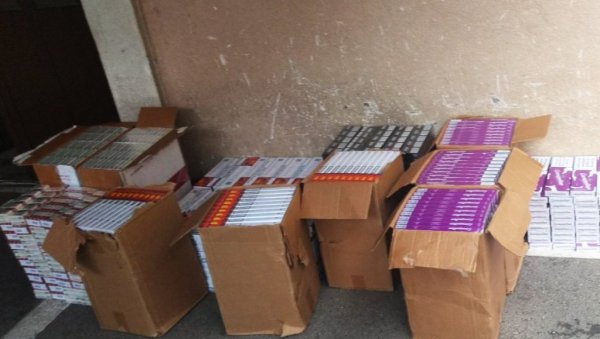 ЗАПЛЕЊЕНО 7.500 ПАКЛИЦА: Краљевачка полиција спречила шверц цигарета ЗАПЛЕЊЕНО 7.500 ПАКЛИЦА: Краљевачка полиција спречила шверц цигарета