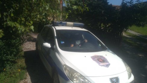 РАСВЕТЉЕН СЛУЧАЈ КОЈИ ЈЕ УЗНЕМИРИО ЛИПНИЦУ: Због пуцњаве на школском игралишту нису могли да спавају, полиција похапсила изгеднике РАСВЕТЉЕН СЛУЧАЈ КОЈИ ЈЕ УЗНЕМИРИО ЛИПНИЦУ: Због пуцњаве на школском игралишту нису могли да спавају, полиција похапсила изгеднике