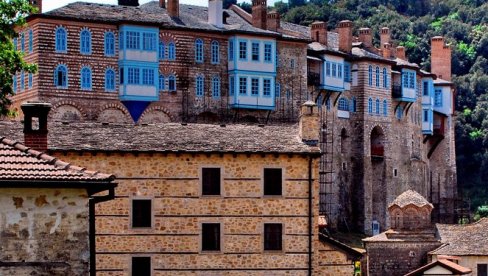 TAJNE DREVNE MEDICINE IZ HILANDARA: Nećete verovati šta su sve monasi koristili za lečenje bolesti