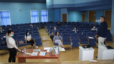 ПОМОЋ ПРЕДУЗЕТНИЦИМА У УГЉЕВИКУ: Доброј идеји 5.000 КМ ПОМОЋ ПРЕДУЗЕТНИЦИМА У УГЉЕВИКУ: Доброј идеји 5.000 КМ